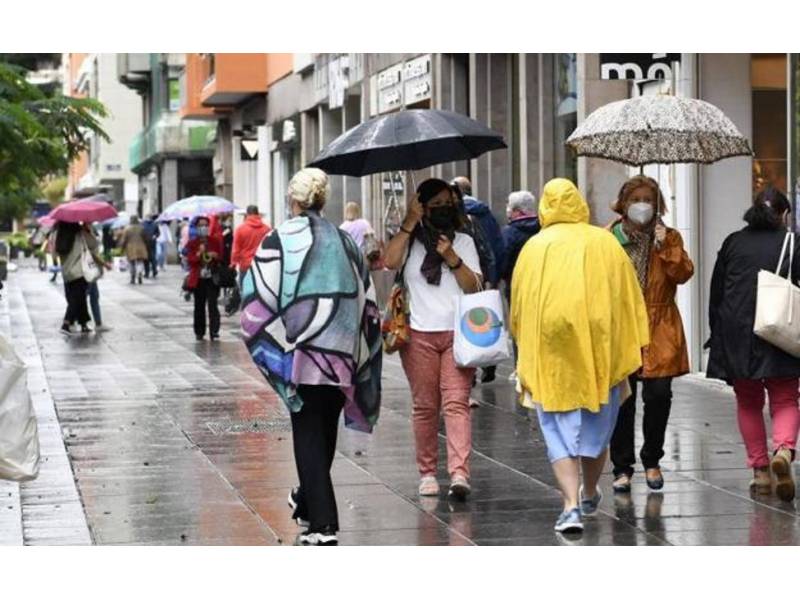 A storm is set to sweep the Islands this week bringing intense rains and haze