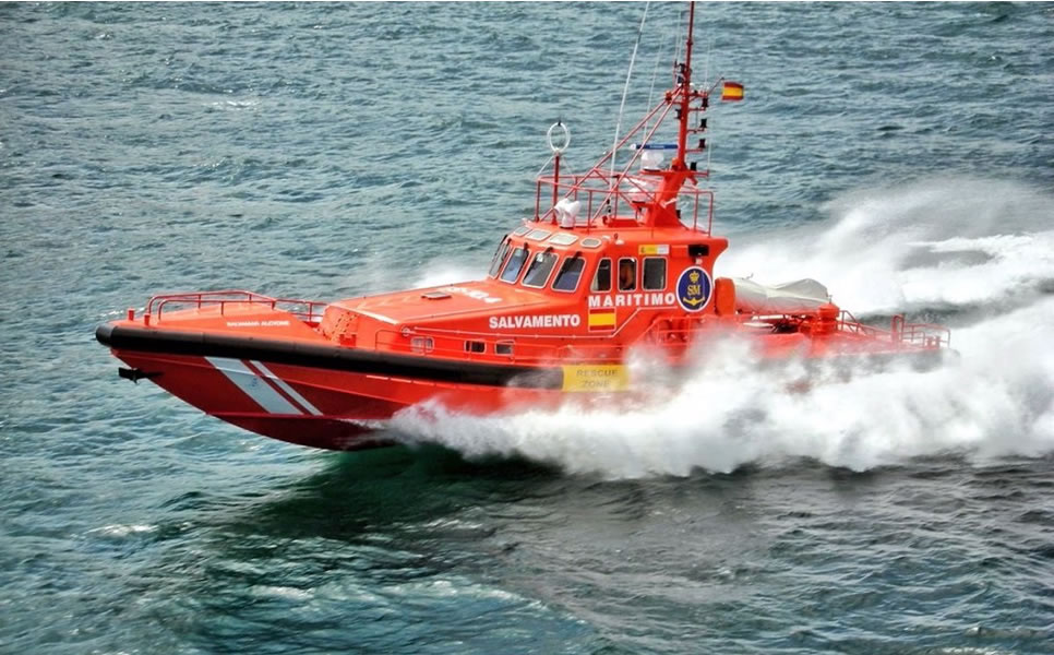 Dead body found floating near the Los Cristianos dock