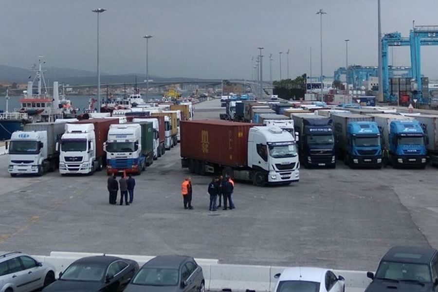 Spanish lorry drivers announce a three-day strike ahead of Christmas