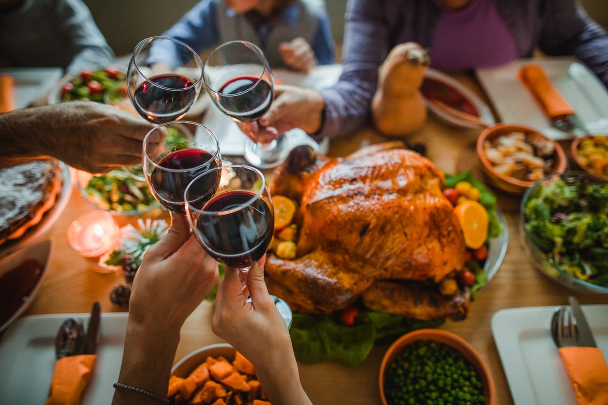 Christmas dinner only for 10 people at home not in bars or restaurants