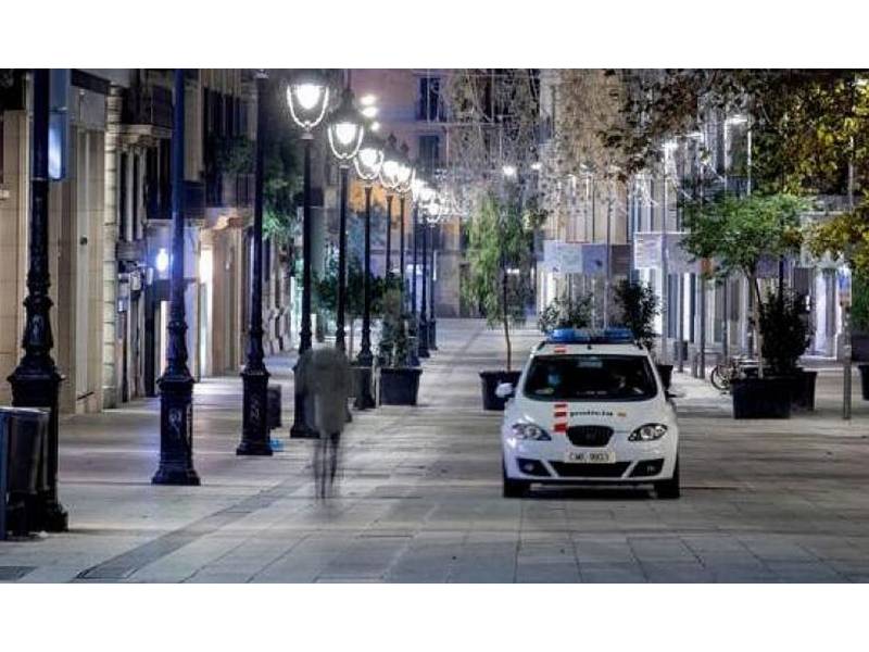 Canaries requests Covid certificate whereas Catalunya asks courts for curfew