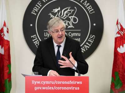 Wales introduces new measures in hospitality to curb spread of Omicron