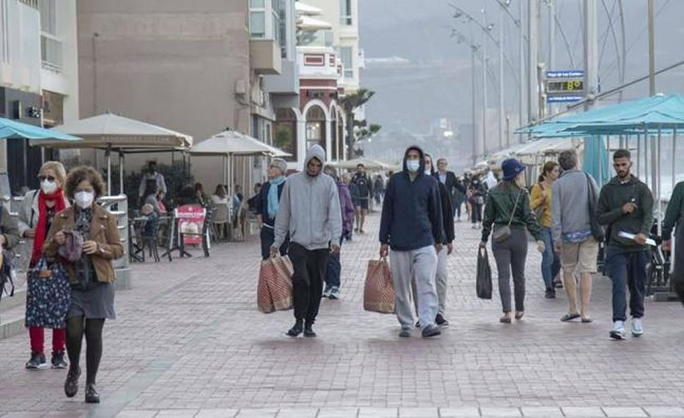 There are exceptions to the new mandatory use of masks outdoors