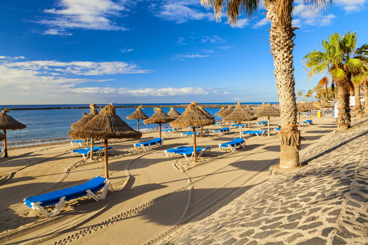 Can I or should I come on holiday to the Canary Islands? What are the restrictions?