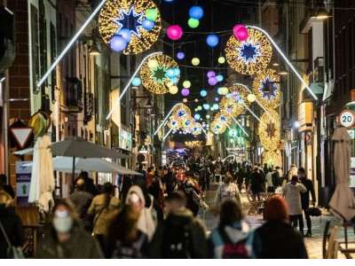 Covid update: 2,957 new cases and 8 deaths the day before Christmas Eve