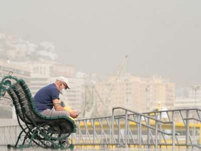 A hot and hazy Sunday in the Canary Islands