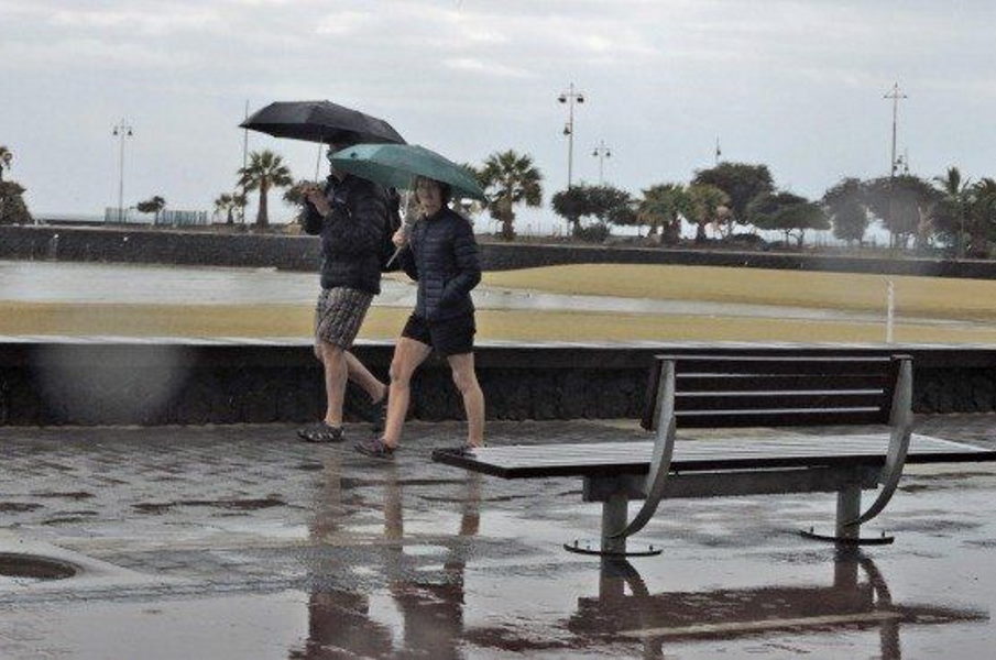 The Kings will get wet in the north of the islands as the rain comes early