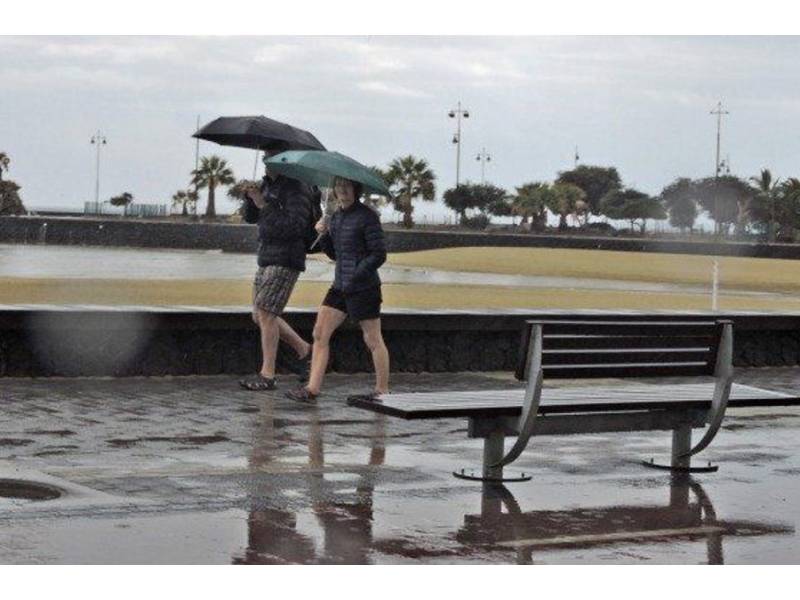 The Kings will get wet in the north of the islands as the rain comes early