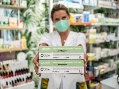 The Government will allow pharmacies to report the results of Covid tests to the SCS