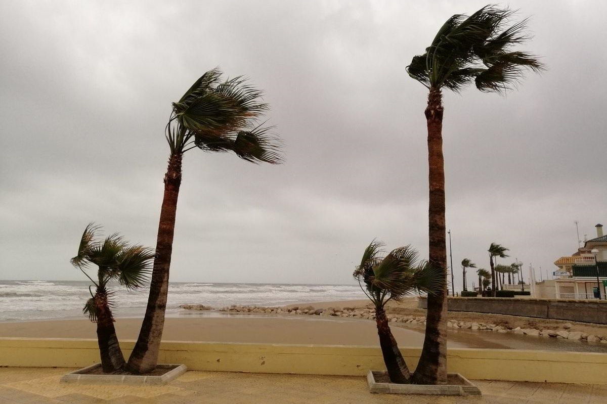 A Calima hits the Canary Islands bringing strong winds and some rain