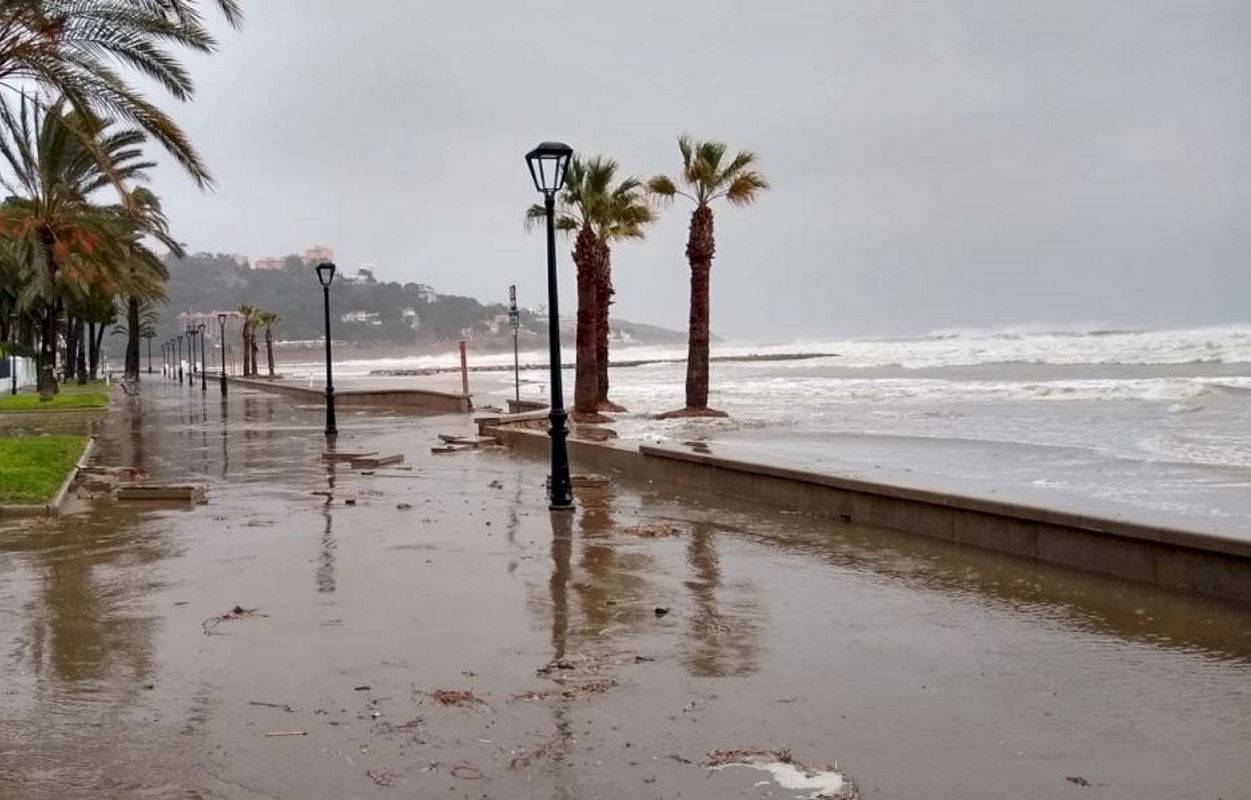 The Canary Islands stay on a yellow weather warning with storms on the way