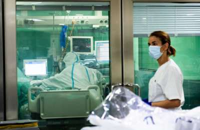 Covid update: Incidence rates are falling for the first time since November