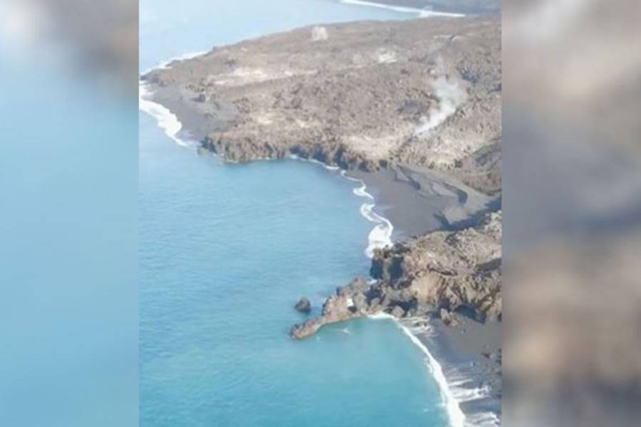 VIDEO: La Palma’s new beaches created by lava flows seen by drone