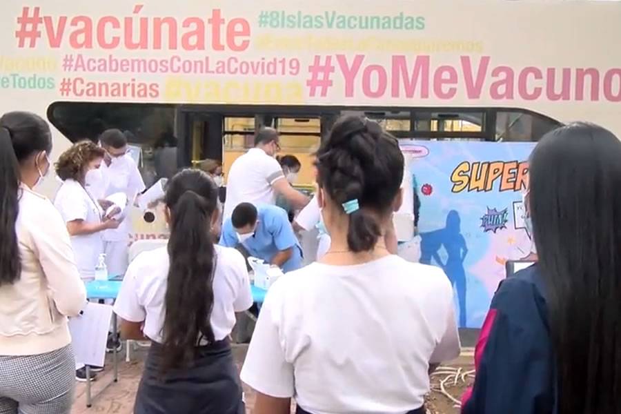 Teachers threatened by anti-vax associations for vaccinations at schools