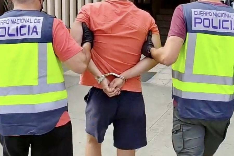 Insurance agent arrested in Tenerife for keeping money leaving clients without cover