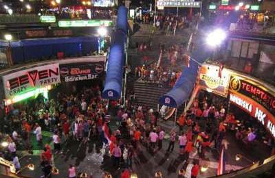 The Council seals the accesses to the Plaza de Maspalomas commercial centre