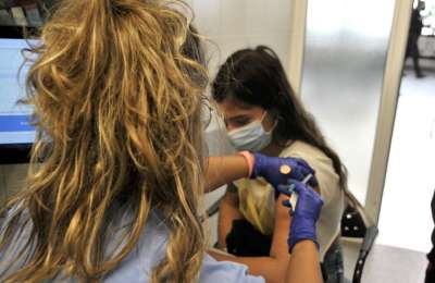 Covid update: 294,000 eligible people in the Canaries have not yet been vaccinated