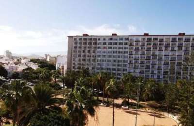 Police negotiator stops a man from attempting suicide in Gran Canaria