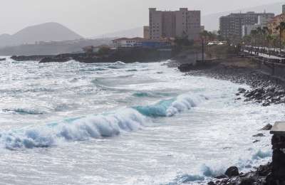AEMET issues weather warnings for strong winds and forecasts rain all weekend