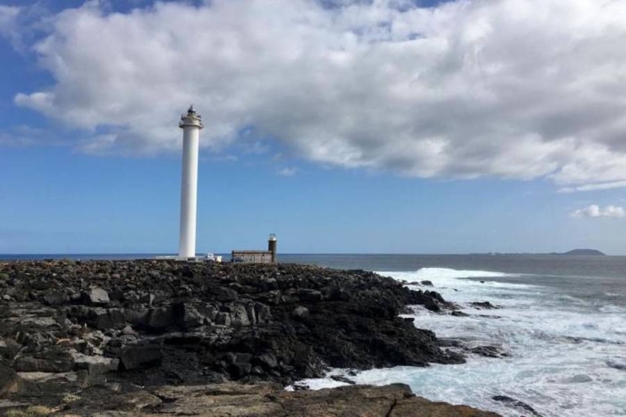 Woman drowns after being knocked into the sea by a large wave