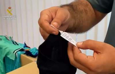 Six arrested for the sale of fake clothes valued at about 100,000 euros