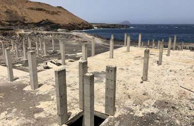 Why are there so many unfinished buildings or unsellable fincas in the Canaries?