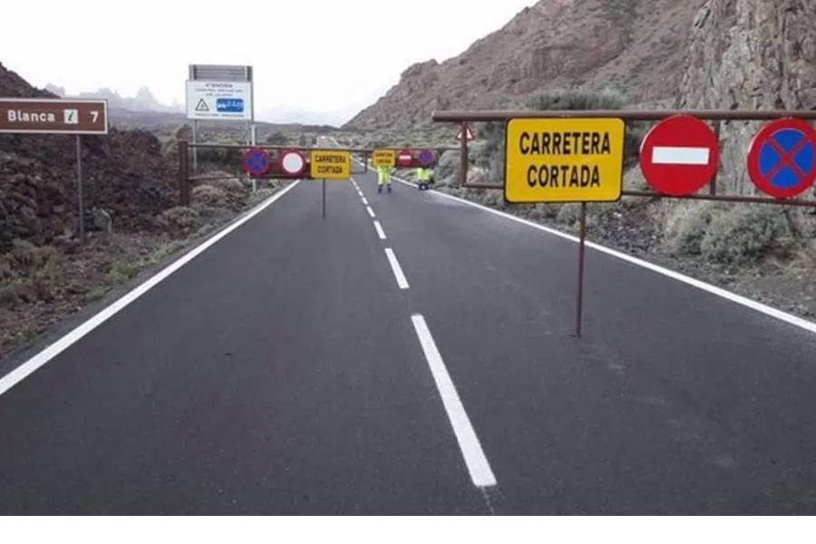 The entrances to the Teide National Park are still closed