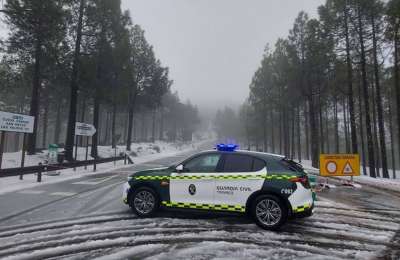The Guardia Civil closes access to the summit of Gran Canaria due to ice