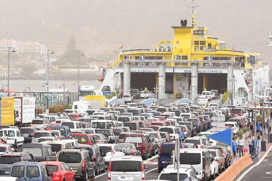 Los Cristianos port can’t cope with any more passengers or vehicles