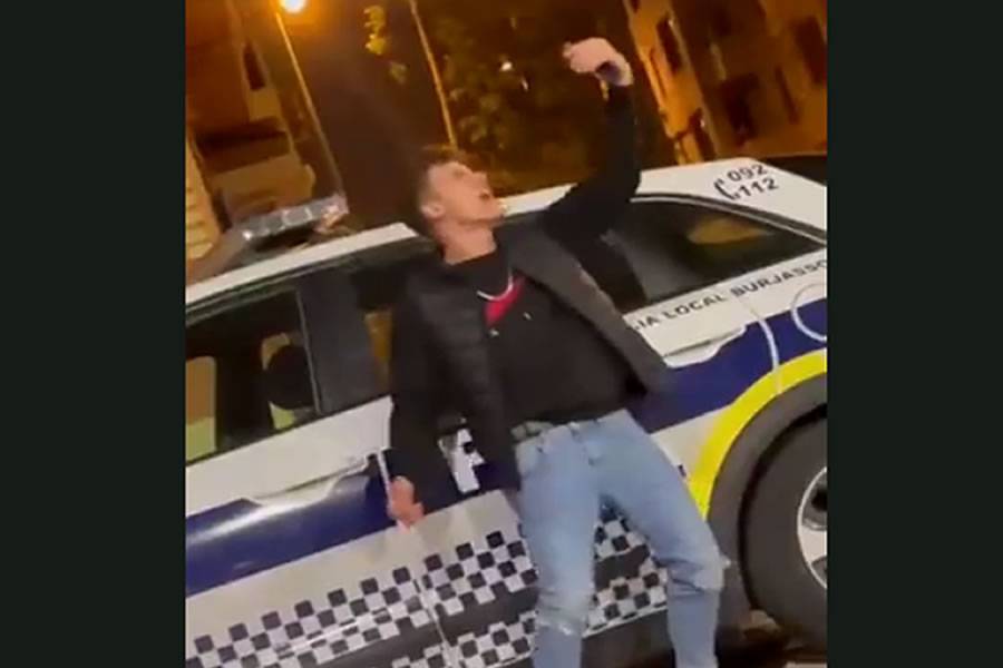 Drunk 17-year-old crashes police car whilst live on social media