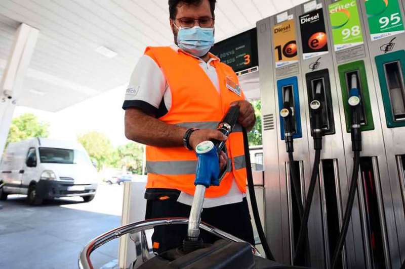 Petrol and diesel prices expected to increase by up to 10 cents a litre today