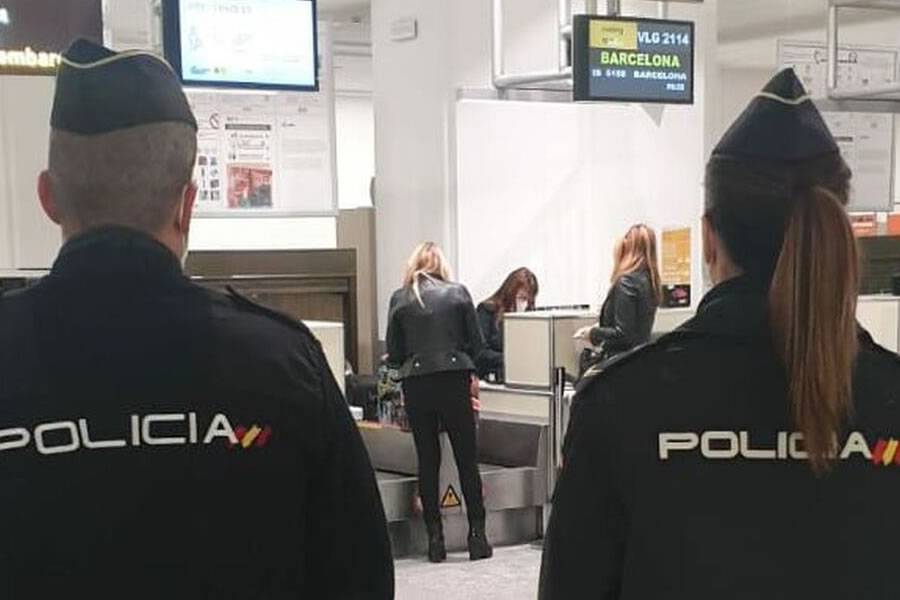 Passenger arrested at Lanzarote Airport with 3 kilos of cocaine hidden in his luggage