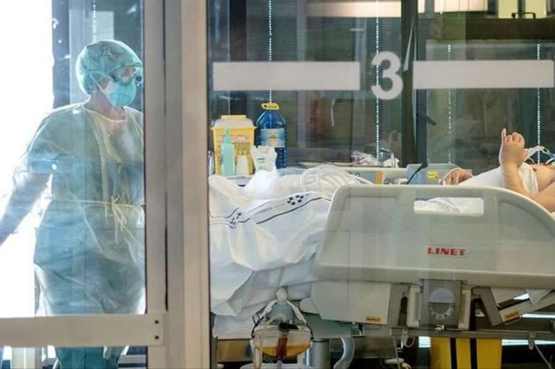Covid update: Hospital admissions drop by 37% in three days
