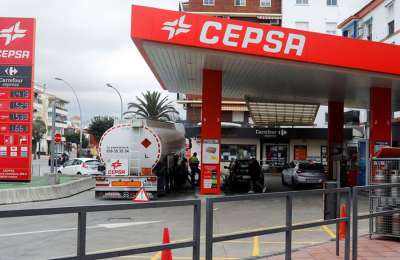 Canary Islands transport companies accept 99.9% drop in fuel tax to avoid strike
