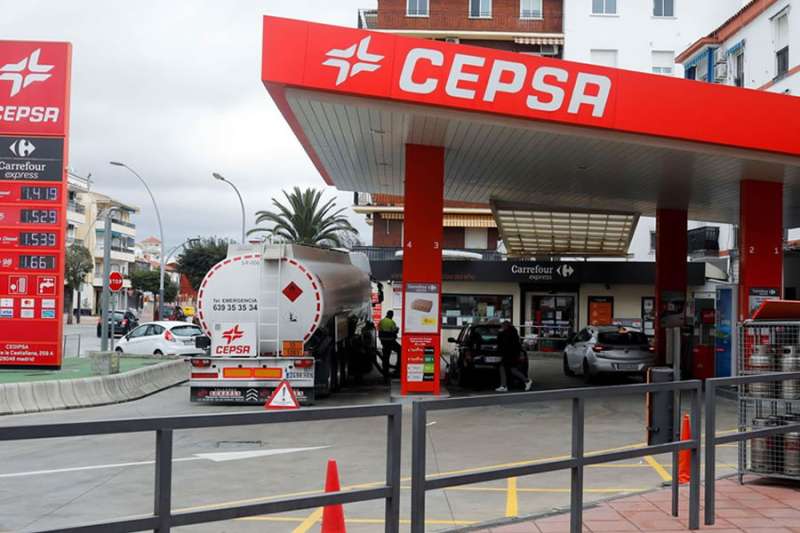 Canary Islands transport companies accept 99.9% drop in fuel tax to avoid strike