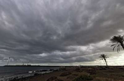 Expect a wet and windy Sunday in the Canary Islands today
