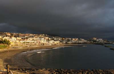 Beach lifeguards save man’s life after heart attack in the sea in Tenerife