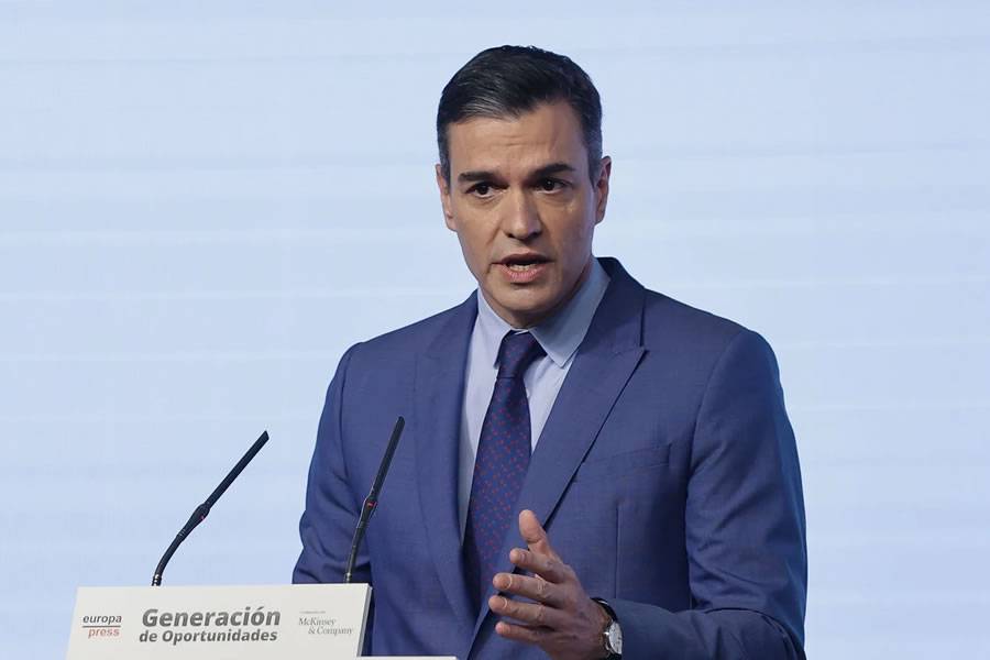 Fuel prices will drop by 20 cents a litre this week in Spain to all consumers