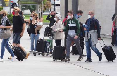 Spain extends entry requirements from UK for another month