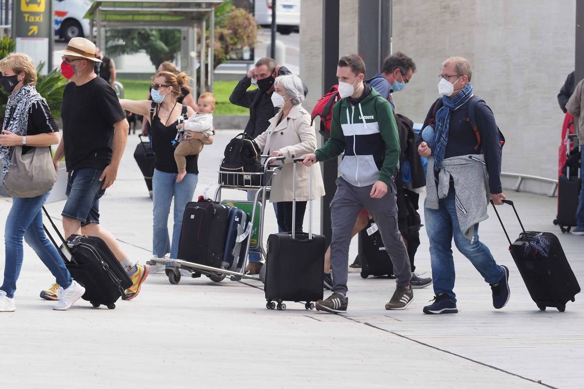 Spain extends entry requirements from UK for another month