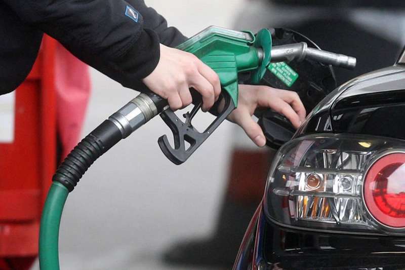 Petrol stations fear bankruptcy as they have to fund and claim back new discount