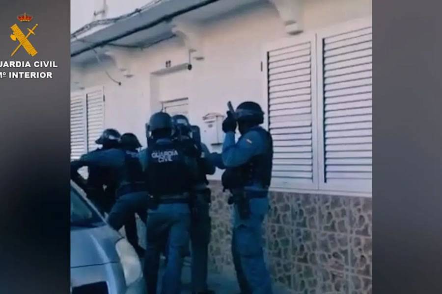 VIDEO: Man arrested for stealing 55 catalytic converters from cars in the Canary Islands