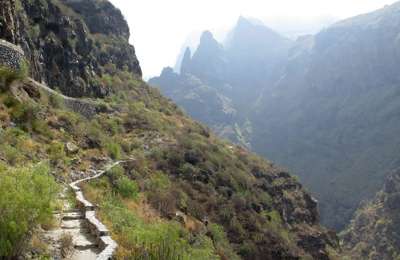 VIDEO: Missing teenager found in Barranco del Infierno suffering from hypothermia