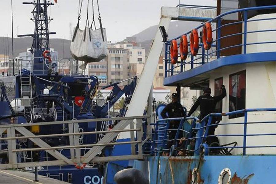 Police intercept fishing boat in Canarian waters carrying 3,000 kilos of cocaine