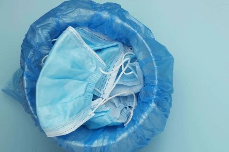 The Government will officially approve the end of wearing masks indoors today