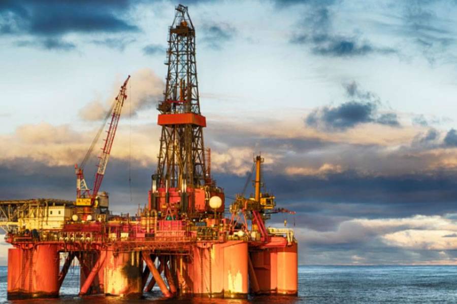 Drilling company finds equivalent to a billion barrels of oil off the coast of the Canary Islands