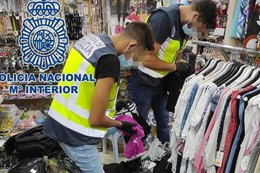 Police seize counterfeit products worth 500,000 euros in south Tenerife