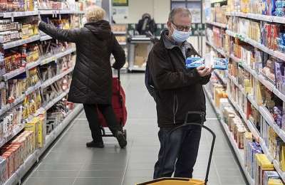 Many people still chose to wear masks on the day mandatory use was abolished