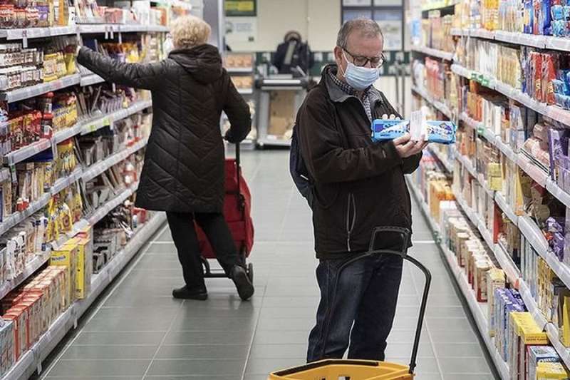 Many people still chose to wear masks on the day mandatory use was abolished