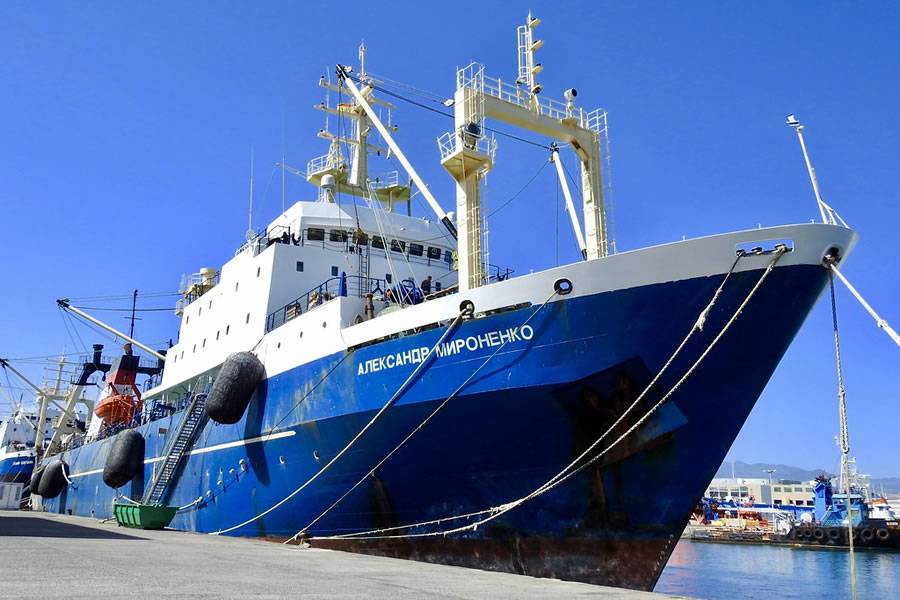Controversy over Russian fishing boat docking in the Canary Islands